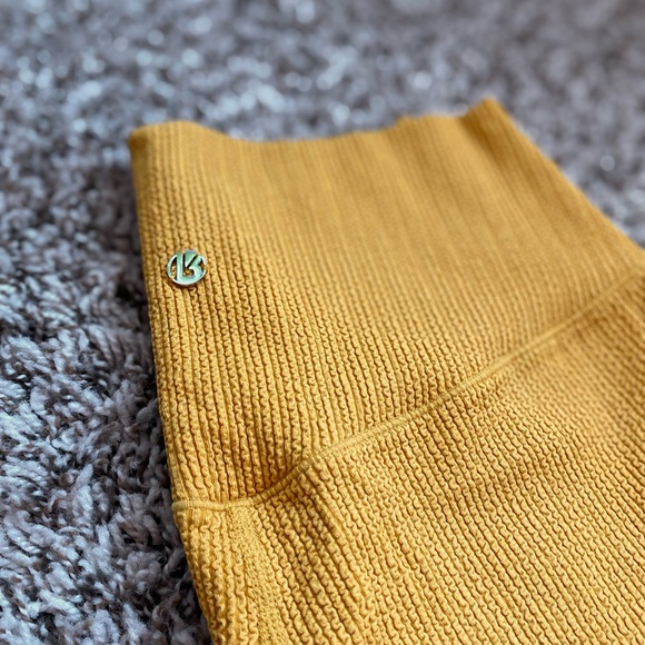 Buffbunny Marigold Ribbed Leggings Size Medium - Picture 3 of 3